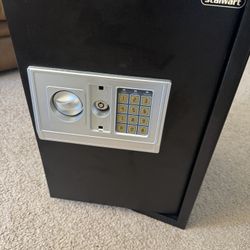 Stalwart digital Safe
