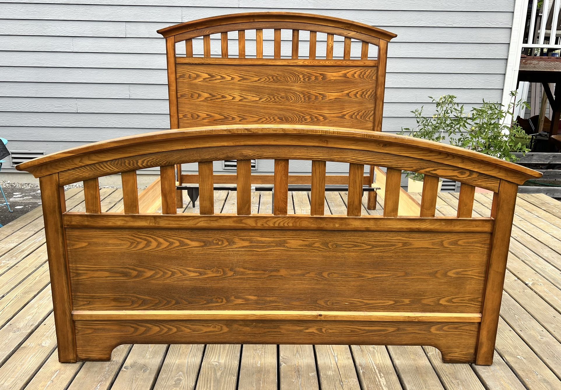 Queen Size Oak Bed
