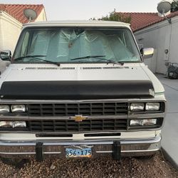 1995 Chevy 20 Van 3/4 Ton White O
