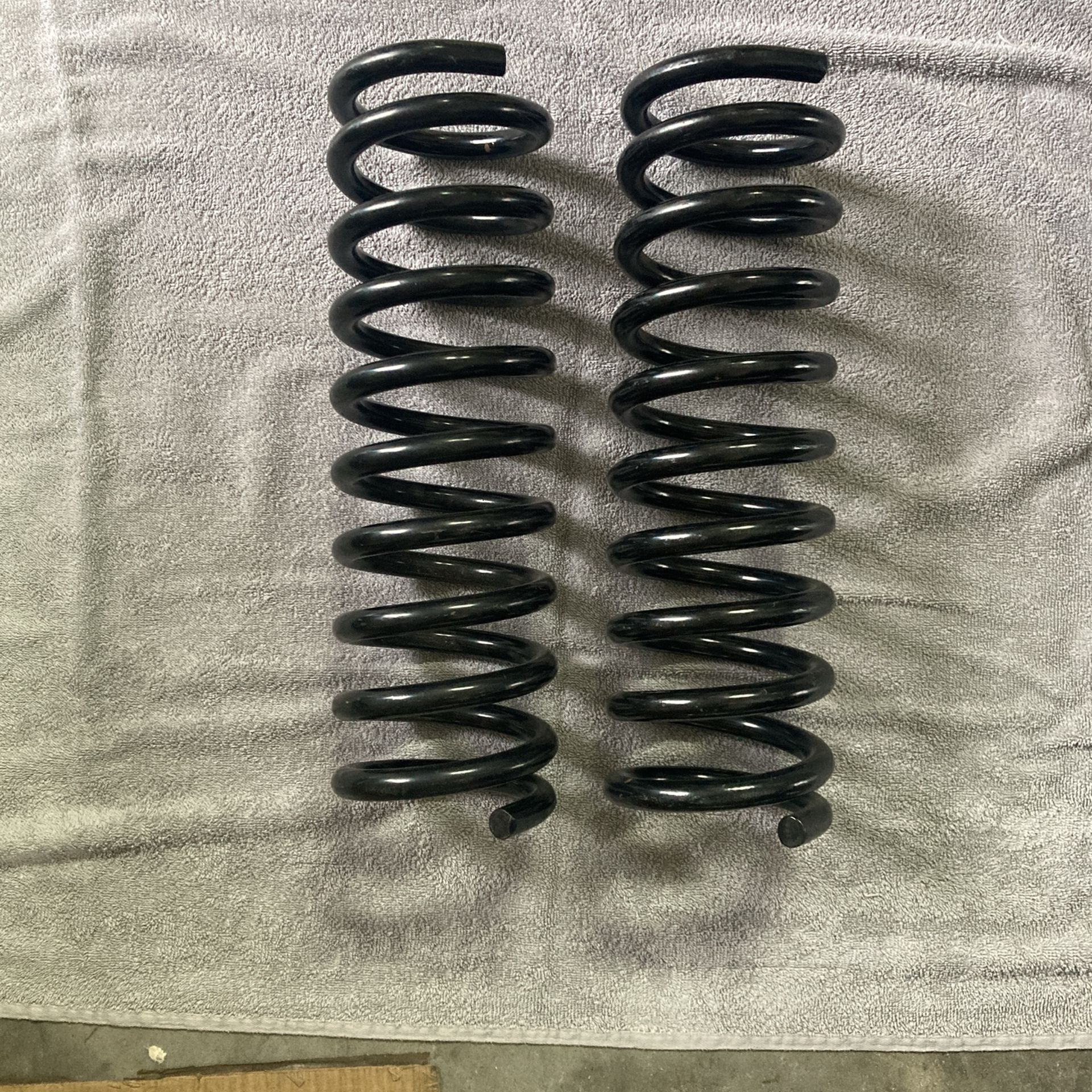 NEW Moog Coil Springs . - FRONT-