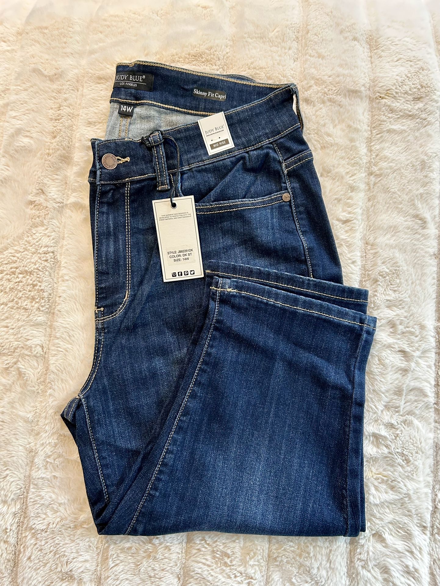 New Women’s Jeans Size 14 Skinny Fit Capri High Rise Waist