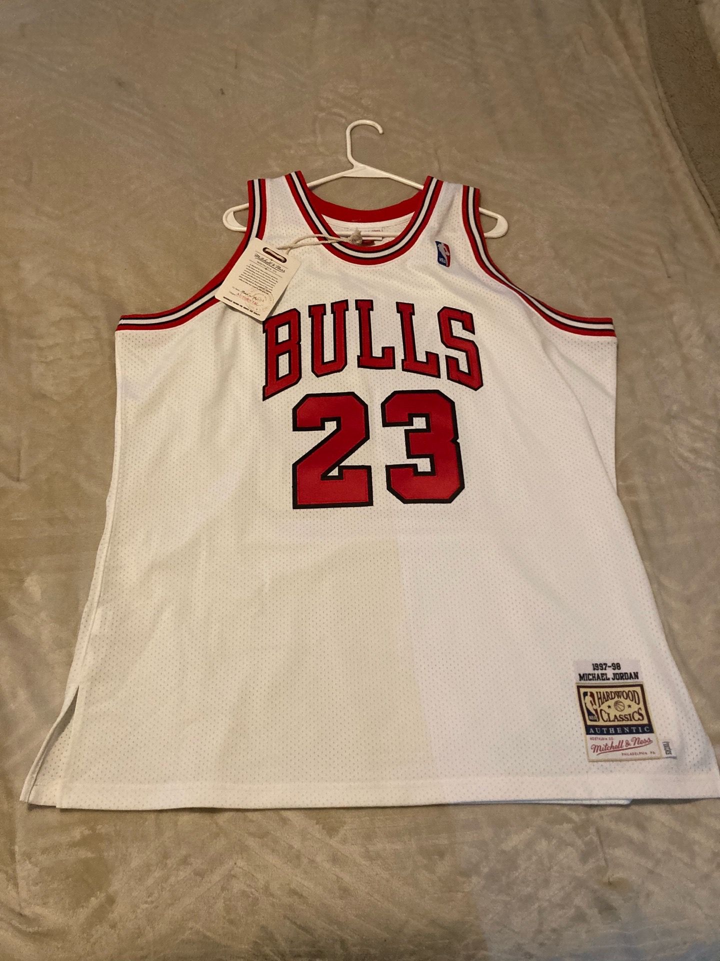 Michael Jordan bulls home jersey