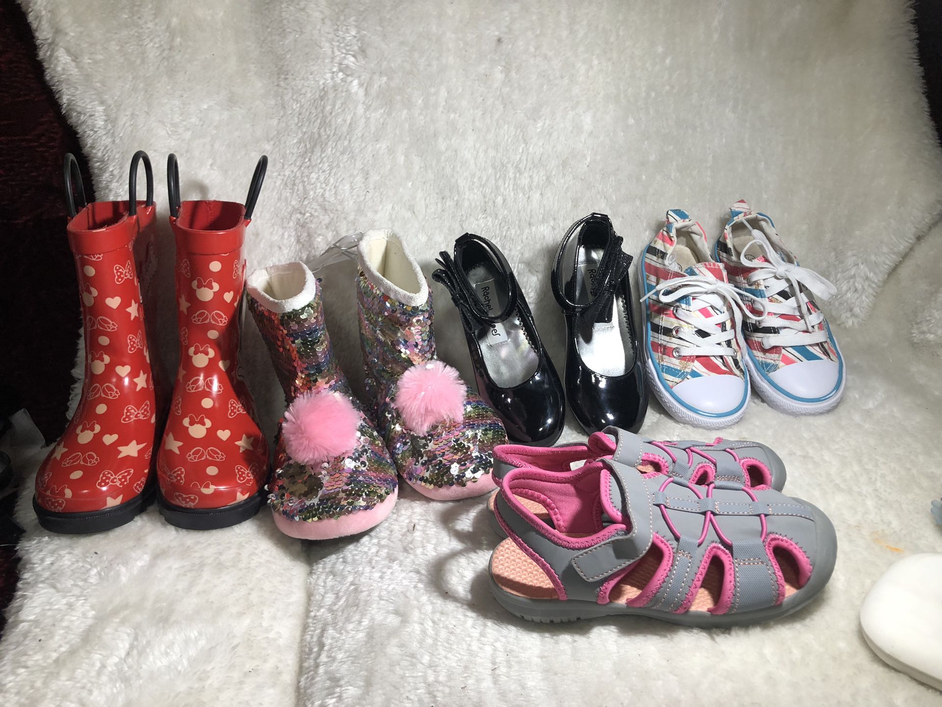 Minnie Rain Boots 12/sparkly Pom Slippers 12/rachel Dress Shoes 12/lily & Dan 12/rugged Outdoor Sandals 12