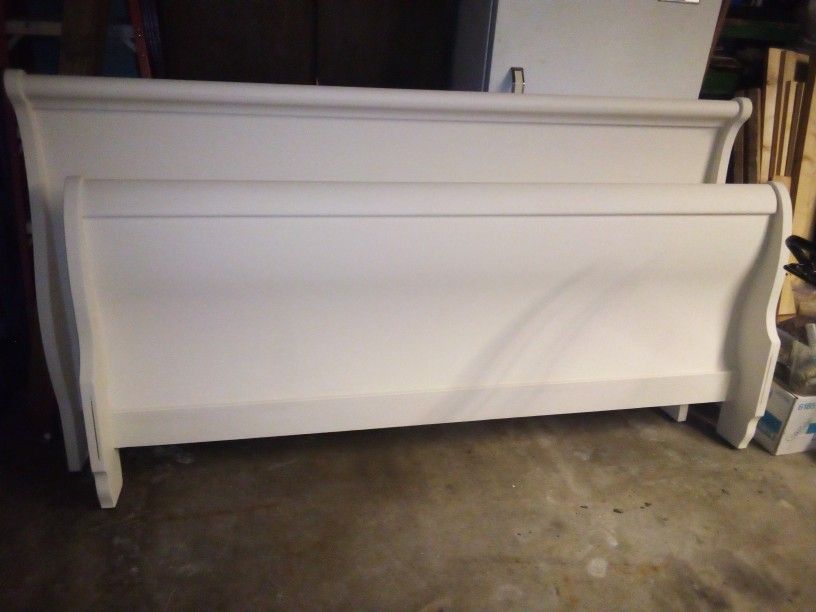 Antique White Sleigh Bed King Size for Sale in Lake Villa, IL OfferUp