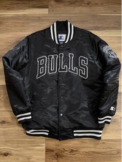 Authentic Chicago Bulls Starter Jacket Black/White Sz. L  “72-10” lightly worn