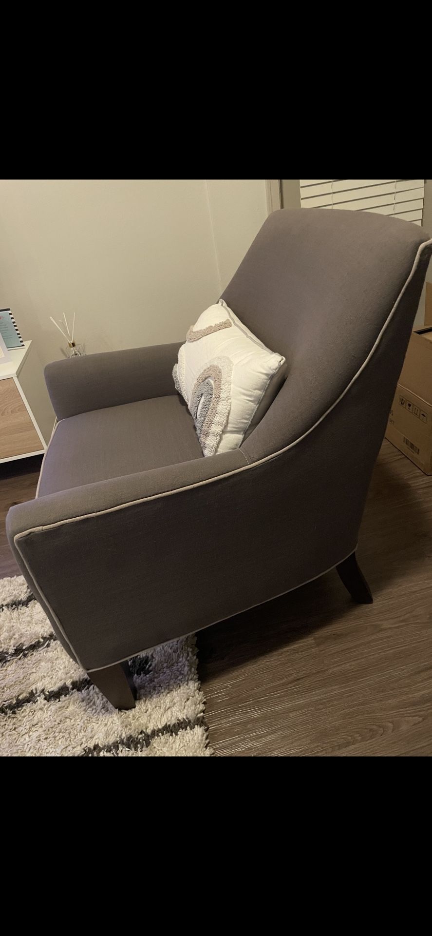 Living Room Chair Accent + Pillow 
