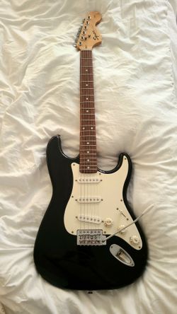 Squier-STRAT by Fender