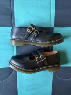 Women’s Dr. Martens Mary Jane Size 9 