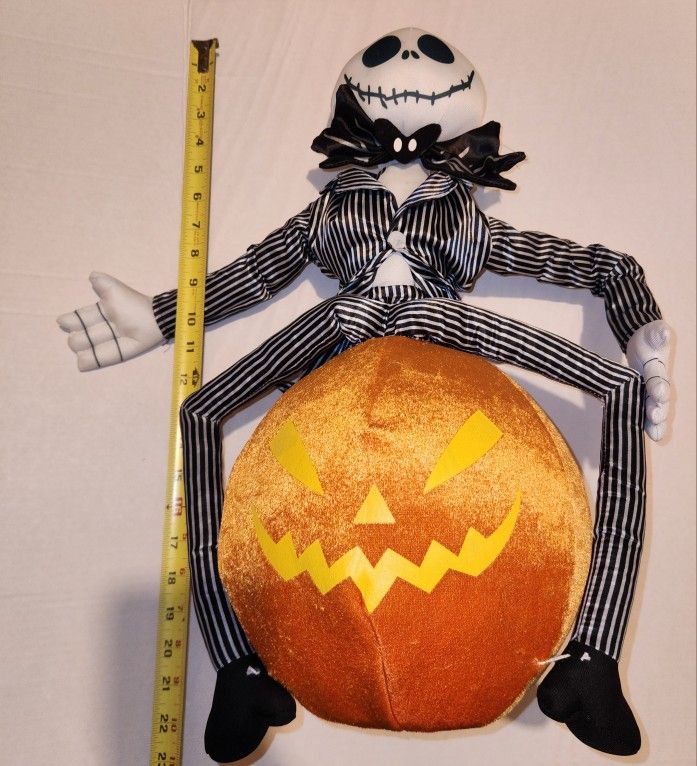 NIGHTMARE BEFORE CHRISTMAS JACK SKELLINGTON HALLOWEEN GREETER 19.5in.