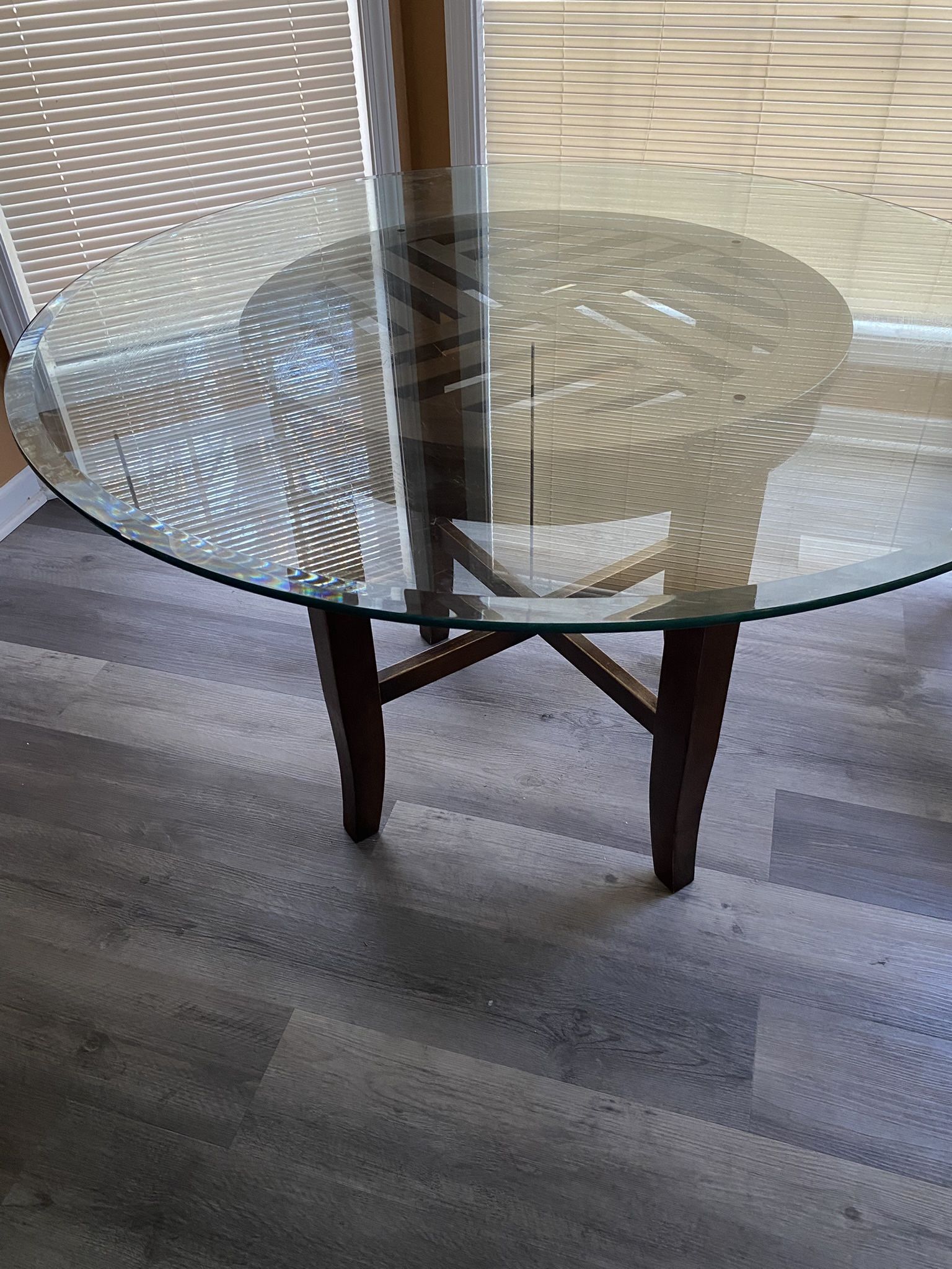 Glass Round Dining table. Pick up only.