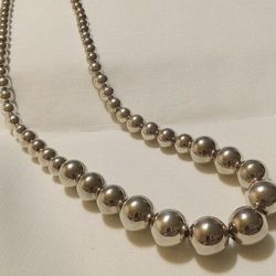 SILVER BEAD STRAND 20"