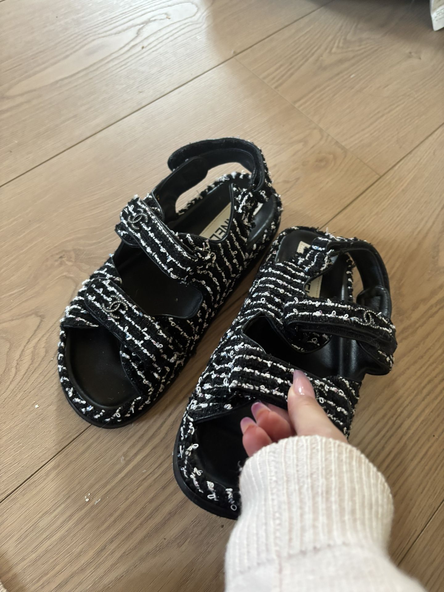 LOW PRICE MOVING- CHAN EL $1850 + TAX RETAIL SANDALS