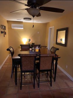 Black Dining Table set - se habla español