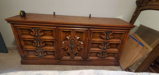 6 piece Bedroom Furniture Set