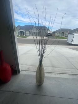 3’ vase as shown