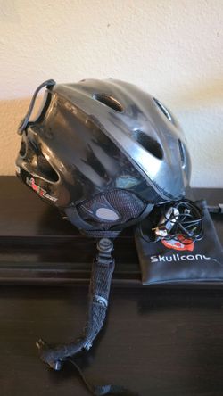 GIRO Ski/Snowboarding Helmet with Headphones