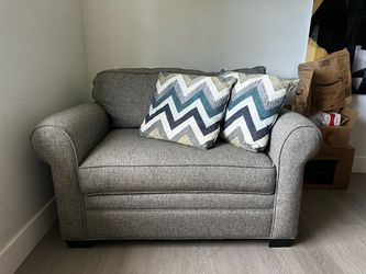 Rooms To Go Gray Sleeper Loveseat / Sofa Bed