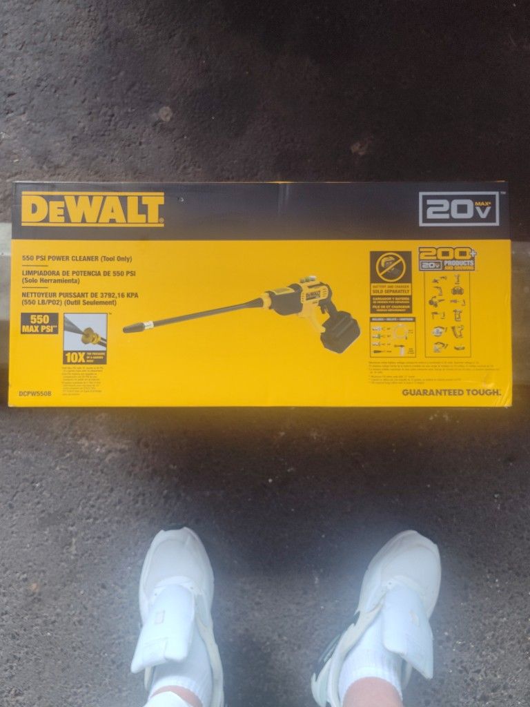 DeWalt 20 Volt 550 PSI Power Cleaner