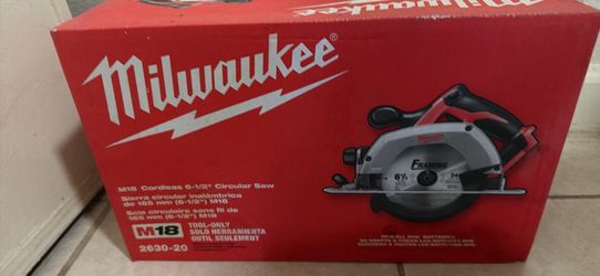 Sierra circular Milwaukee