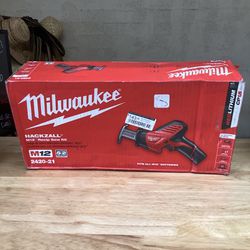 (NEW) MILWAUKEE M12 12-Volt Lithium-Ion HACKZALL Cordless Reciprocating Saw Kit with One 1.5Ah Batteries, Charger and Tool Bag