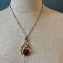 Gold Tone Vintage Red Flower Teardrop Pendant Necklace 