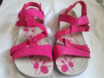 Merrell- Move Sandals. New. Size 10
.