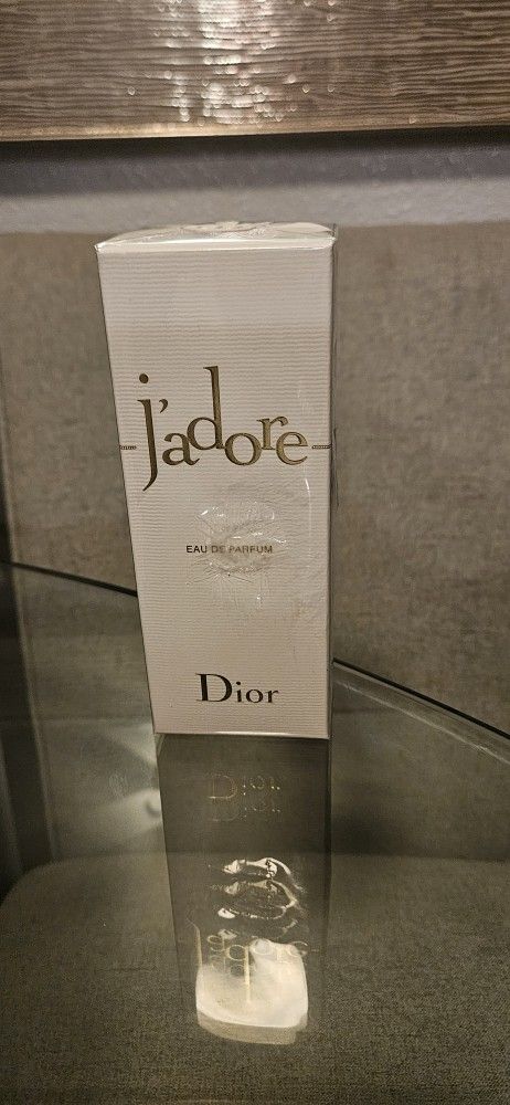 Jadore Dior perfume
