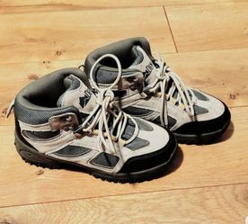 Hiking boots size 6