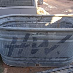 H W  stock tank