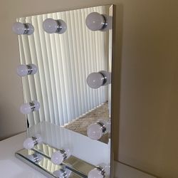 Vanity Mirror With Lights 