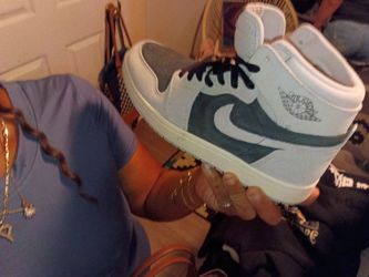 Jordans size "8