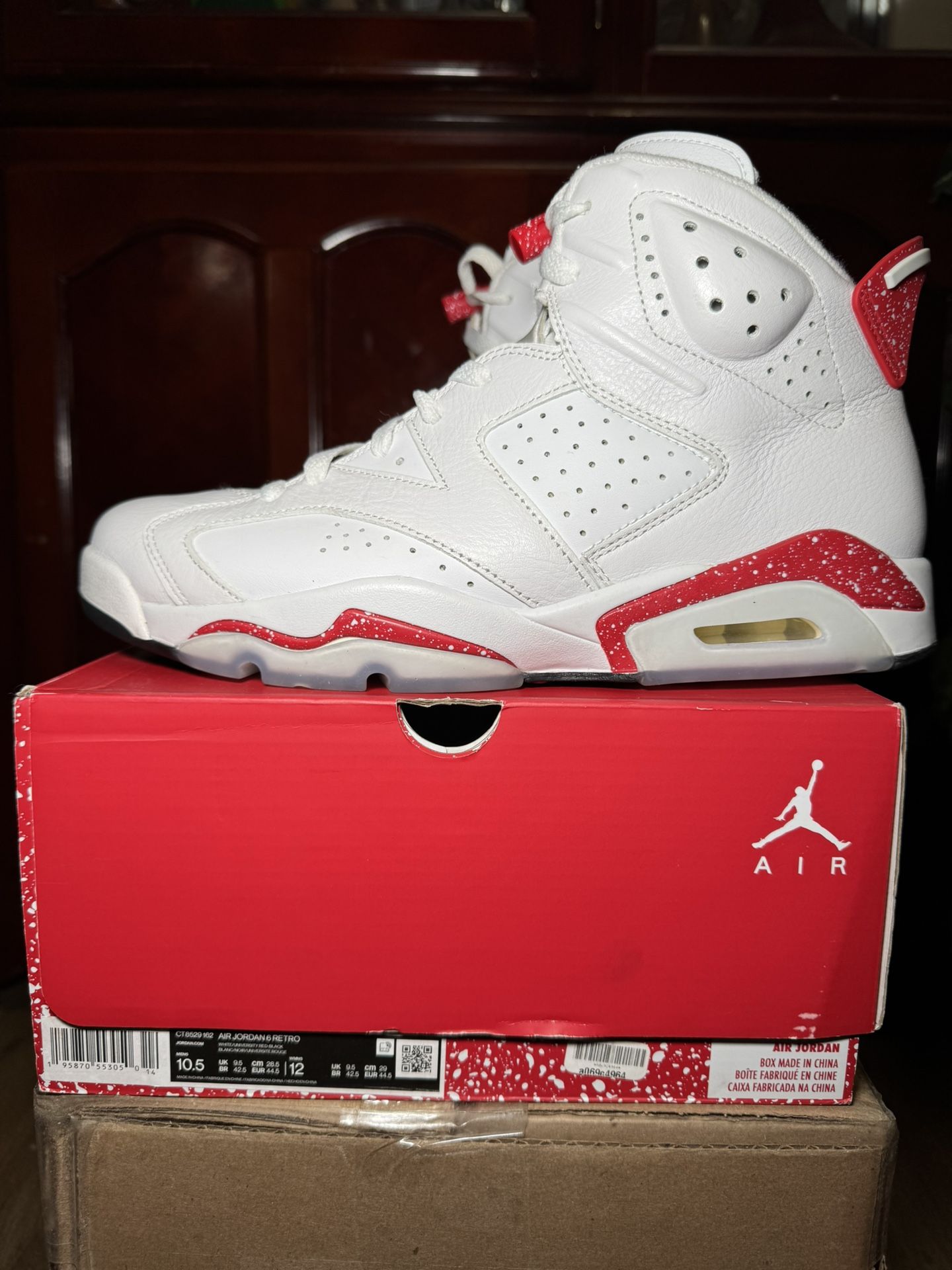 Jordan 6 Retro Red Oreo