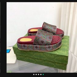 Gucci Women Slides 
