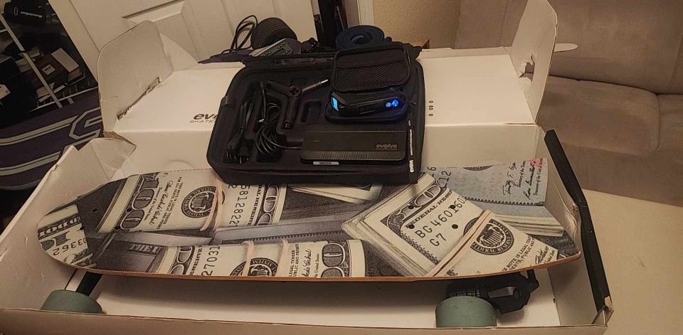 Evolve Stoke Custom (Low Miles, Needs Battery)