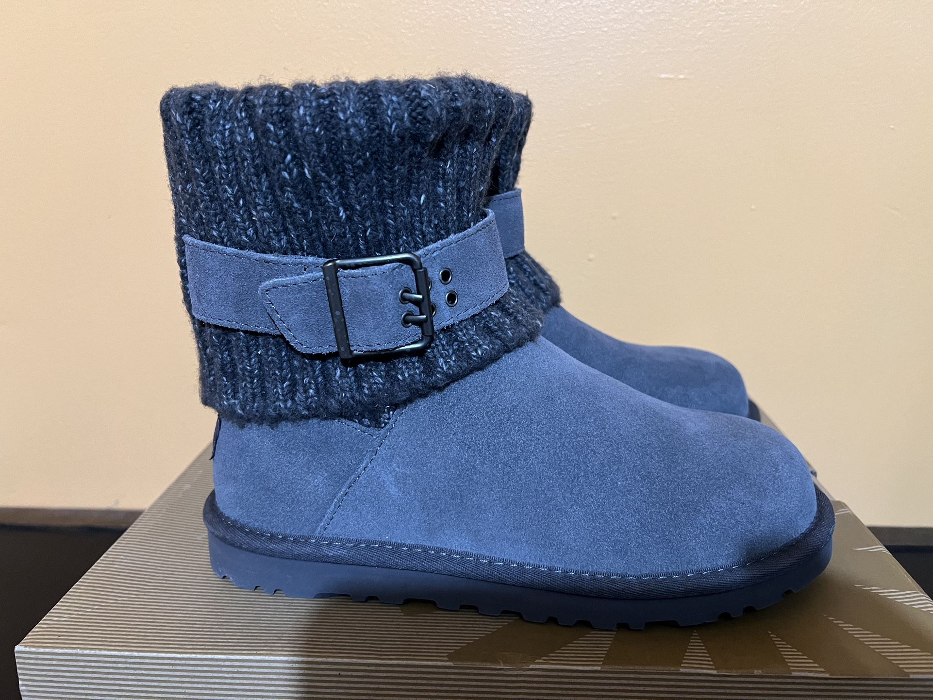 Uggs Cambridge (size 6 Us Women)