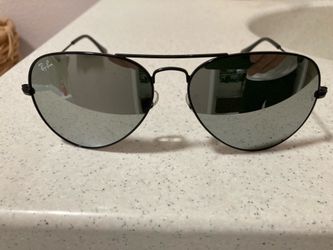 Rayban Aviators Silver MirrorLenses  As New