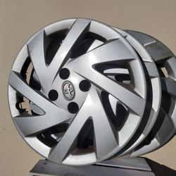 Toyota hubcaps