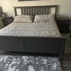 California King Bed With 2 Night Stands And Tv Stand 