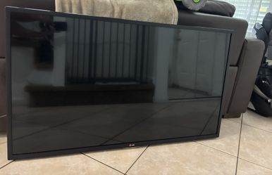 47" Class 1080P LED TV with Smart TV (46.9" diagonally)