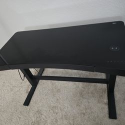 Tresanti Adjustable Height Sit/ Stand Tech Desk