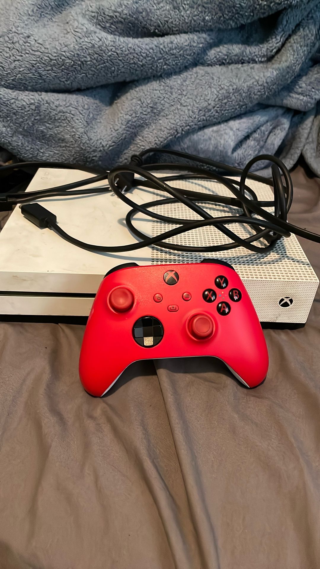 Xbox One S (With controller)
