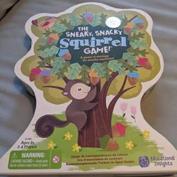 The Sneaky, Snacky Squirrel (Board Game)
