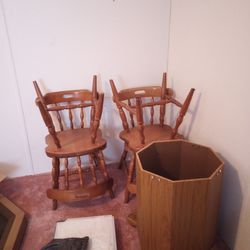 Table And Chairs 