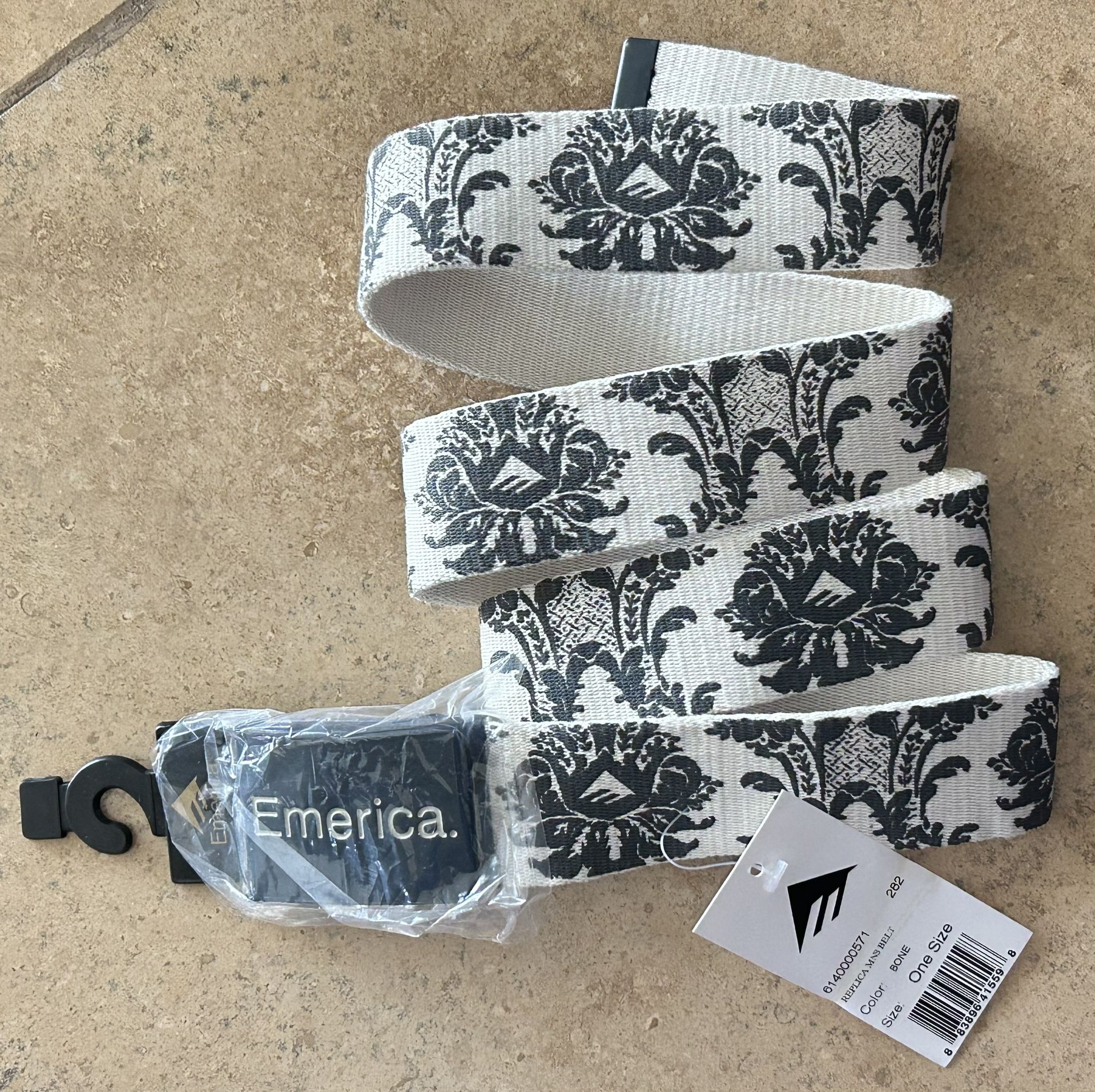 NEW EMERCA CASUAL WHITE BELT ONE SIZE