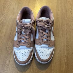 Nike Womens Dunks 8.5