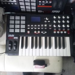 Akal Professional Mpk25 USB/ Midi Performance Keyboard