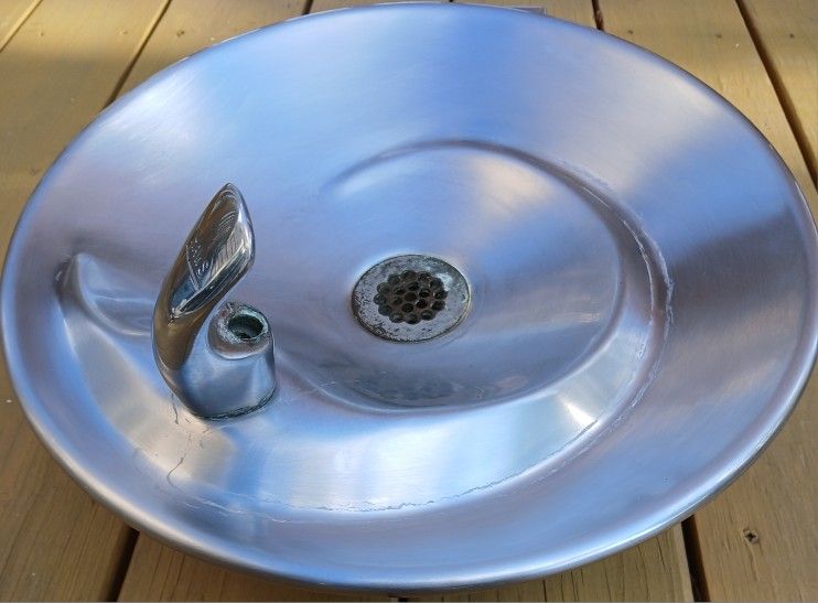 Haws 1001HPS Barrier-Free Wall Mount Swirl Water Drinking Fountain