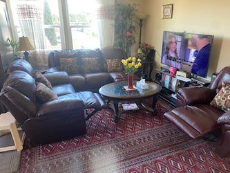 Excellent Condition Furniture For Sale