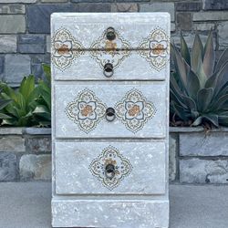 Distressed Little Chest Of Drawers Nightstand