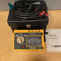 Biddle 1000 volt Megohmmeter